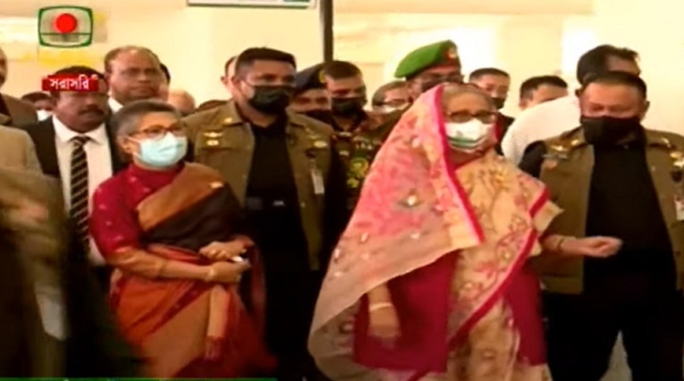 প্রধানমন্ত্রী স্মরণীয় হয়ে থাকলেন ১৭ মিনিটের যাত্রায়