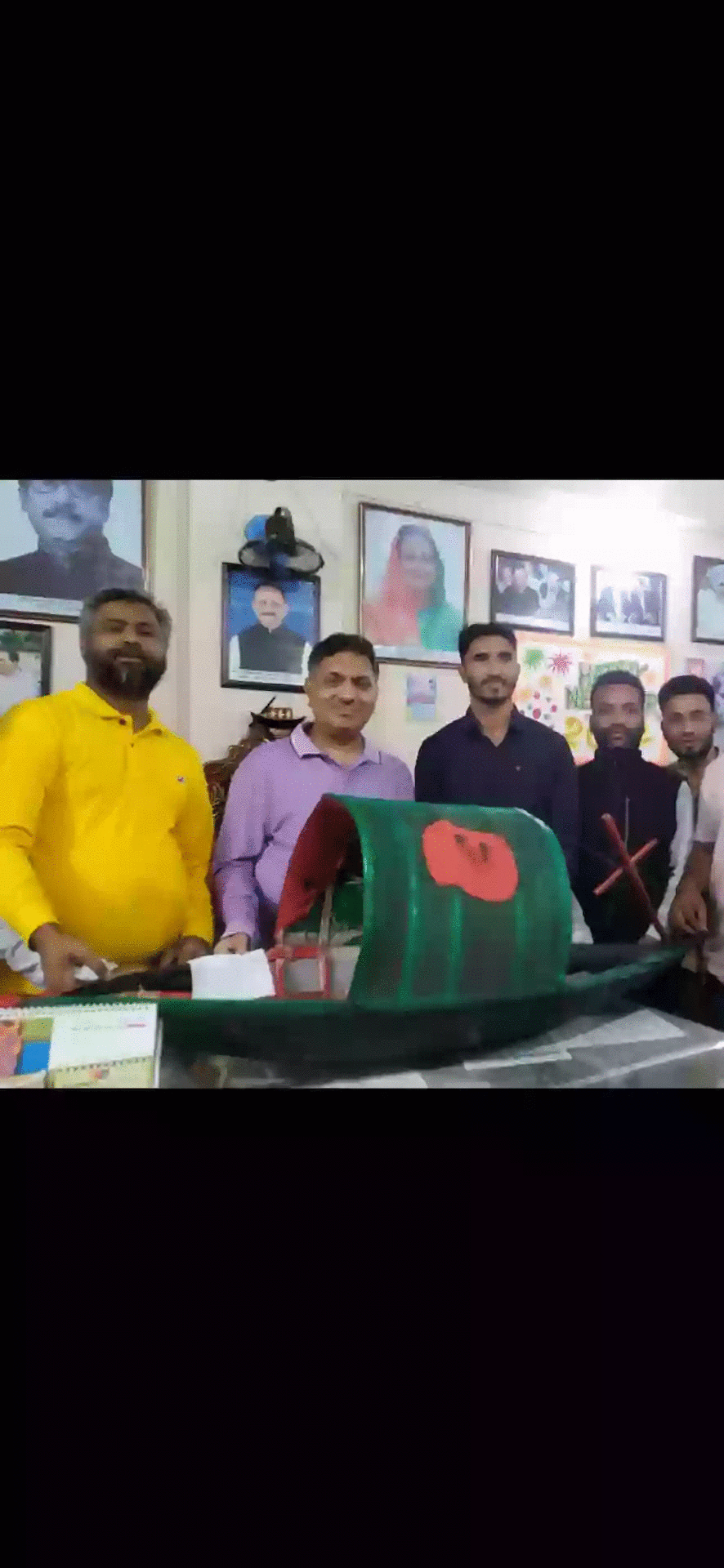 প্রধানমন্ত্রী শেখ হাসিনার আগমন উপলক্ষে চট্টগ্রামে১১নং ওয়ার্ড কাউন্সিলর আলহাজ্ব অধ্যাপক মোহাম্মদ ইসমাইল এবং যুবলীগ নেতা আবু তৈয়বের নেতৃত্বে সুসজ্জিত বিশাল মিছিলের বহর
