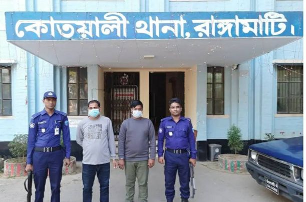 অবশেষে মাদক কারবারি সেই রুবেল ইয়াবাসহ গ্রেফতার। 