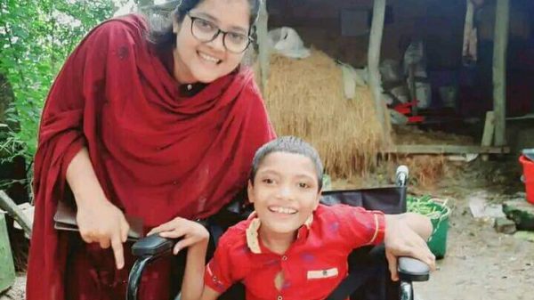 মানবিক পুলিশ মুক্তা চৌধুরী নিজের বেতনের টাকায় একের পর এক সহযোগীতা করে যাচ্ছেন