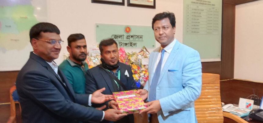 টাঙ্গাইল জেলায় নতুন ডিসি মহোদয় জনাব জসিমউদ্দিন হায়দারের সাথে সৌজন্য সাক্ষাৎ।