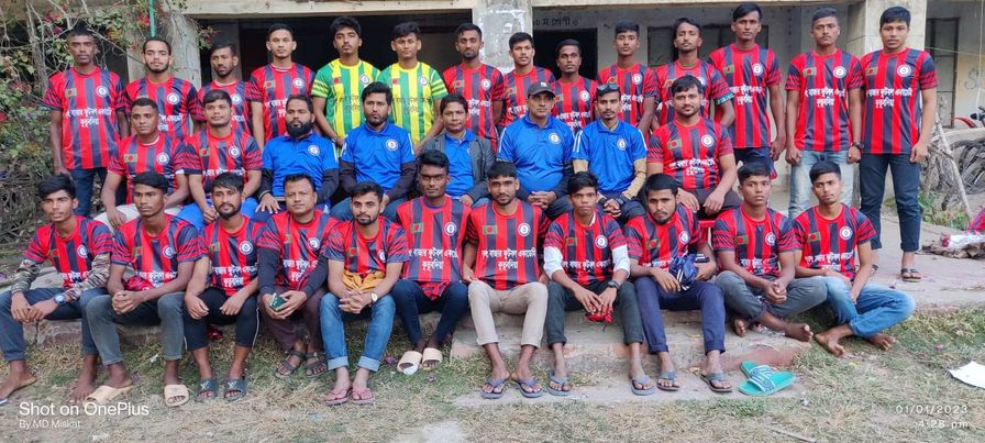 ধুরুং বাজার ফুটবল একাডেমির মোড়ক উন্মোচন করা হয়েছে 