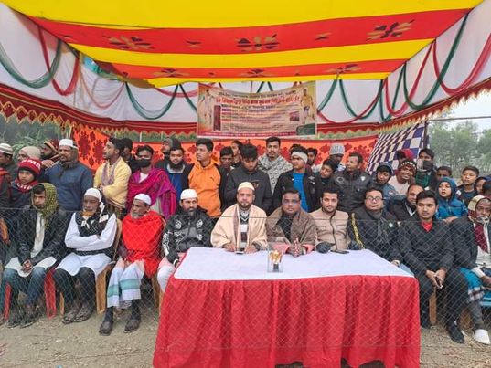 দৌলতপুর ইয়াংস্টার ক্লাব আয়োজিত ফ্রীজ টিভি কাপ ফুটবল টুর্নামেন্টের দ্বিতীয় সেমিফাইনাল খেলায় অনুষ্ঠিত হয়েছে,,