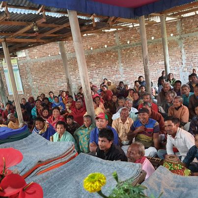 ছবিযুক্তঃ ১৮ নং শুখান পুখুরী ইউনিয়ন পরিষদের হতদরিদ্র শীতার্তদের পাশে চেয়ারম্যান আনিছুর রহমান