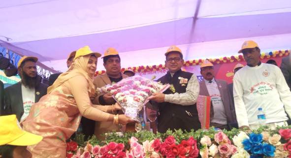 হবিগঞ্জের মাধবপুরে ছাতিয়াইন বিশ্বনাথ হাই স্কুল এন্ড কলেজের শতবর্ষ পূর্তি উপলক্ষে আলোচনা সভা সাংস্কৃতিক অনুষ্ঠানের আয়োজন করা হয়েছে 