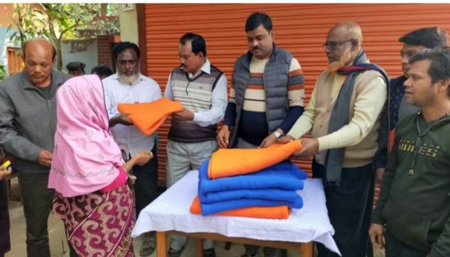 কুমারখালীর পান্টি ইউনিয়নের ৫০০ জন পেলেন শীতবস্ত্র কম্বল