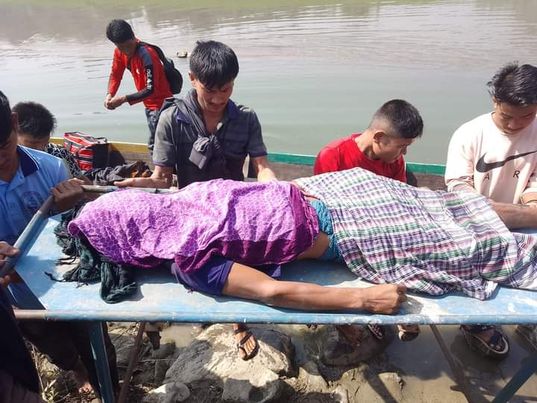 থানচিতে দুই নৌকা মুখোমুখি সংঘর্ষের মাঝি নিহত। হিমংপ্রু মারমা হাইসিং। ০৫ ফেব্রুয়ারি '২০২৩ খ্রিঃ।