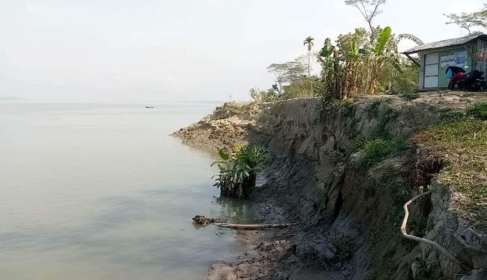 পায়রা নদী ভাঙ্গন রোধে ব্লক নির্মাণের দাবী 