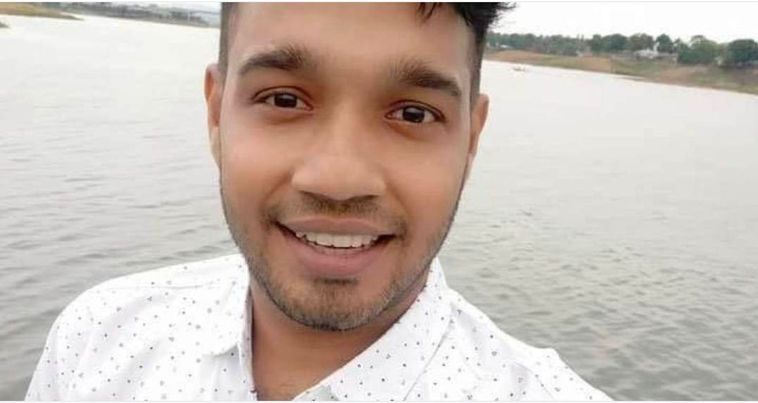 রাঙামাটিতে ছুরিকাঘাতে এক যুবক নিহত হয়েছে। নিহত যুবকের নাম ইজাবুল হক রাব্বি (২৮), পিতা মোজাম্মেল হক। সে শহরের কাটাপাহাড় এলাকার বাসিন্দা ছিল বলে জানা গেছে। 