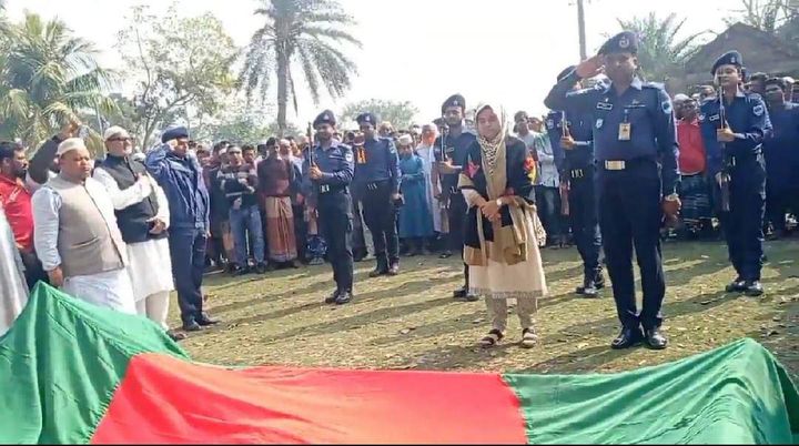 খুলনার পাইকগাছায় রাষ্ট্রীয় মর্যাদায় বীর মুক্তিযোদ্ধা দুরজাহান গাজীর দাফন সম্পন্ন 