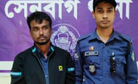 নোয়াখালী সেনবাগে এক ইউপি সদস্যকে গ্রেফতার। 