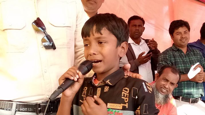 মায়ের প্রতি ভালোবাসা গানে সাথে কেঁদে দিলো শিশু জুনায়েদ
