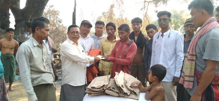 ঠান্ডা ঝিড়ি পাড়া অগ্নিকান্ডে ক্ষতিগ্রস্থদের মাঝে মানব উন্নয়ন সংগঠন (মাউস)মানবিক সহাযতা প্রদান। 
