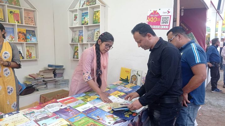 অমর একুশে বইমেলা-২০২৩ শেষ হচ্ছে আজ: সিটিজি ক্রাইম নিউজ ও সিটিজি ক্রাইম টিভির সম্পাদক ও চেয়ারম্যান স্টলসমূহে ঘুরে বঙ্গবন্ধুর বই সংগ্রহ করেন