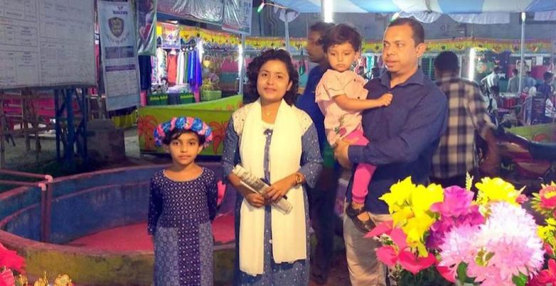 খুলনার পাইকগাছায় শিশুদের মাঝে সাড়া ফেলেছে বই মেলা- প্রতিদিন বাড়ছে দর্শনার্থী 