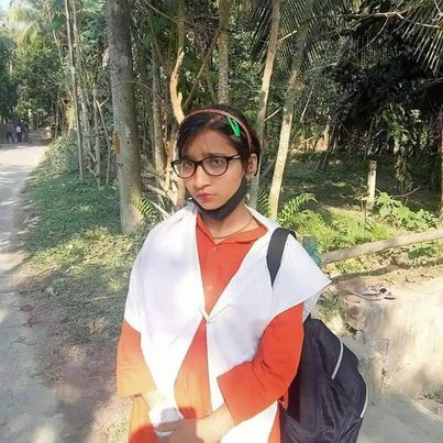 নোয়াখালী কিশোরী নামে বিভিন্ন ছেলেদের থেকে টাকা হাতিয়ে নেওয়ার অভিযোগ 