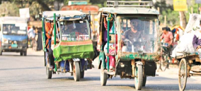 সন্দ্বীপে বেপরোয়া ব্যাটারিচালিত অটোরিকশা