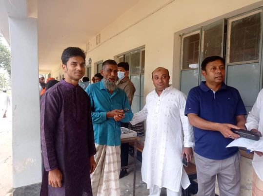 চট্টগ্রাম সাতকানিয়ার মির্জারখীলে ফ্রি চক্ষু চিকিৎসা কার্যক্রম । 