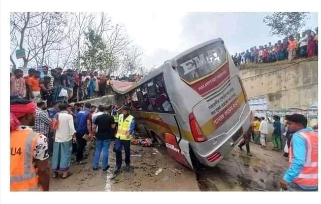 মাদারীপুর পদ্মাসেতু এক্সপ্রেসওয়েতে যাত্রীবাহী বাস খাদে পড়ে ১৭ জন নিহতের ঘটনায় নিসরাপ এর শোক 