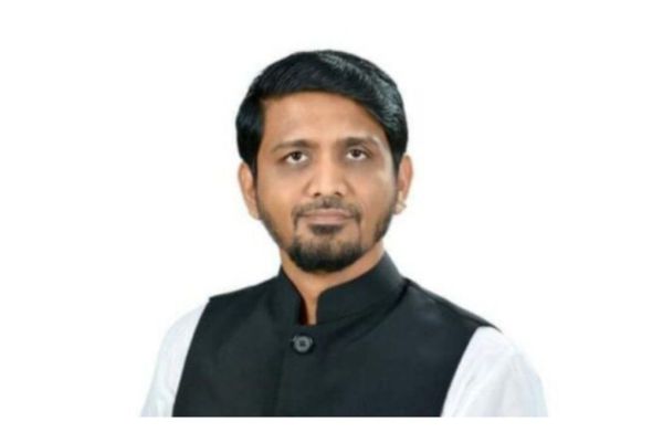 সীতাকুন্ডে সীমা গ্রুপের মালিক পারভেজ উদ্দিন সান্টুকে কোমরে দড়ি দেওয়াই এস আই ক্লোজড। 
