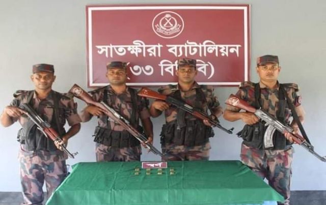 সাতক্ষীরা(৩৩)ব্যাটালিয়নের অভিযানে স্বর্নের বার উদ্ধার