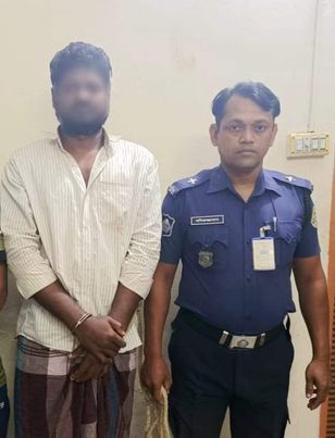 ভোলায় হত্যা মামলার যাবজ্জীবন সাজাপ্রাপ্ত পলাতক আসামী ঢাকার সদরঘাট এলাকা থেকে গ্রেফতার 