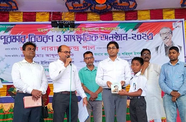 বাগআঁচড়ায় স্বাধীনতা দিবসে দুদিন ব্যাপি ক্রীড়া সাংস্কৃতিক ও পুরুস্কার বিতরন