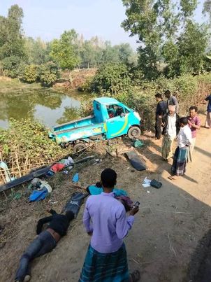 চকরিয়ায় বিজিবির বাসের সাথে ম্যাজিক গাড়ির সংঘর্ষে নিহত ৫ 
