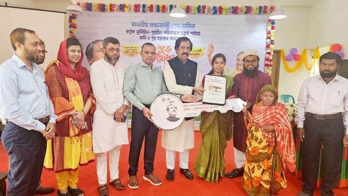 ৪০ হাজার গৃহহীন পরিবারকে ঘর হস্তান্তর করলেন প্রধানমন্ত্রী