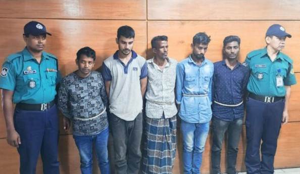 চট্টগ্রামে ২৪টি মোটরসাইকেল উদ্ধার,মূলহোতাসহ চোর চক্রের ৫ সদস্য গ্রেফতার করছে কোতোয়ালী থানা। 