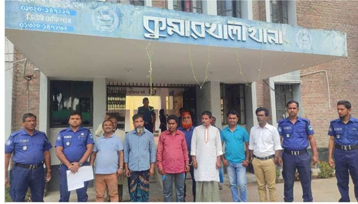 কুমারখালীতে গাড়ি ভাঙচুরের মামলায় ৭জন বিএনপি’র নেতাকর্মী গ্রেফতার 