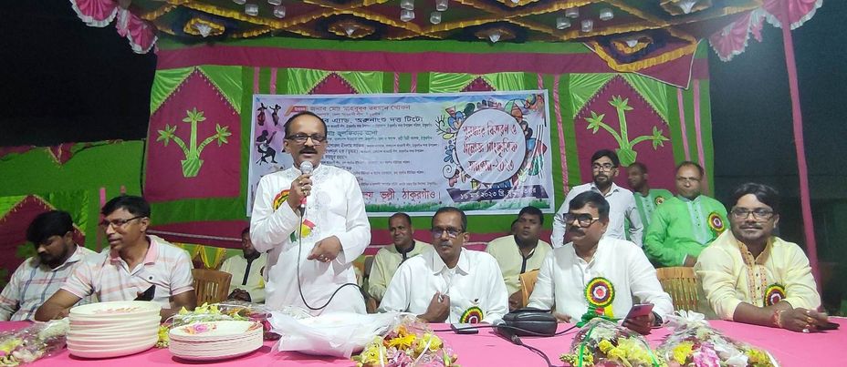 ঠাকুরগাঁওয়ে কাচারী বাজার উচ্চ বিদ্যালয়ে পুরস্কার বিতরণ ও মনোজ্ঞ সাংস্কৃতিক অনুষ্ঠান