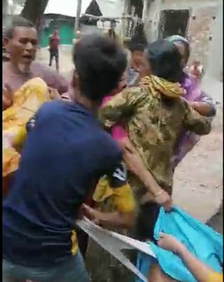 বেগমগঞ্জে জমিসংক্রান্ত বিরোধে ৪ মহিলা সহ আহত স্বর্ণঅলংকার লুট। 