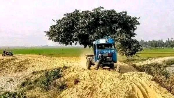 জননেতা জনাব তানভীর ইমাম'কে চেনার সহজ উপায় আজ বলে দিচ্ছি..!! 