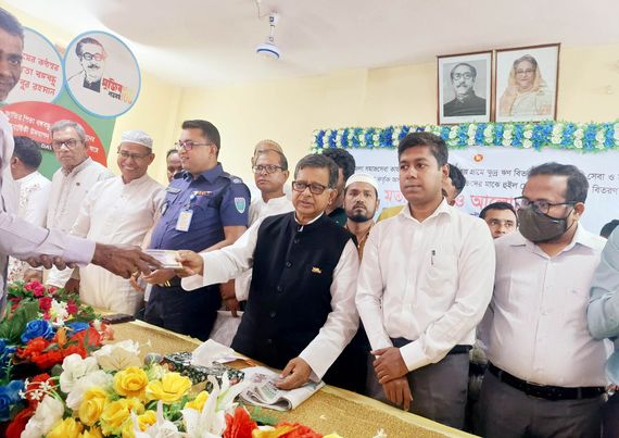 হবিগঞ্জের মাধবপুরে অসহায়, দুস্হ প্রতিবন্ধীদের মাঝে হুইল চেয়ার বিতরণ 