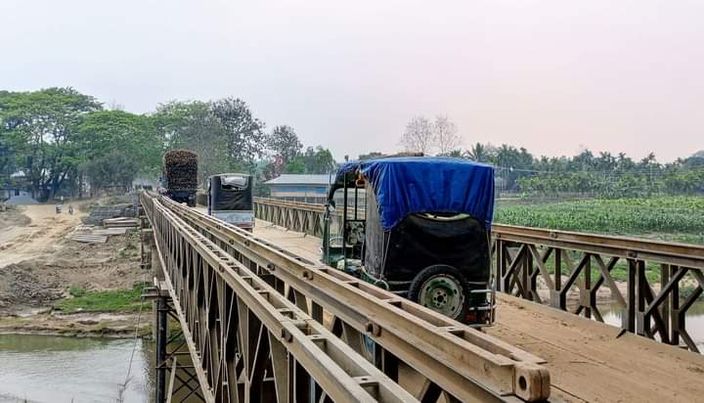 দীঘিনালার মাইনী সেতুতে পুনরায় যানচলাচল শুরু