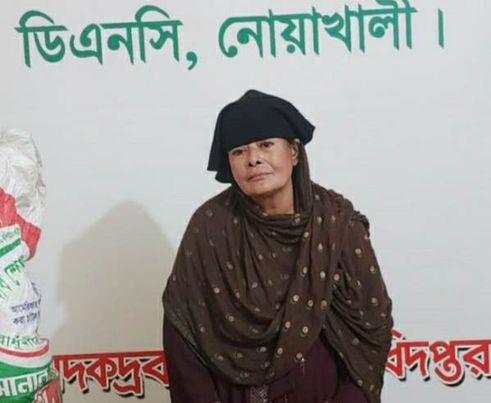 নোয়াখালীতে বালিশের মধ্যে ইয়াবা গ্রেফতার ১ 