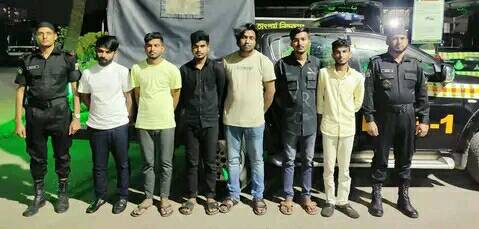 অভিনব কায়দায় ০২ টি প্রাইভেটকারের গ্যাস সিলিন্ডারের মধ্যে ইয়াবা পাচারকালে ৬৩,৭৬৫ পিস ইয়াবাসহ চক্রের ০৬ জনকে নারায়নগঞ্জ জেলার রূপগঞ্জ হতে গ্রেফতার করেছে র‌্যাব-১
