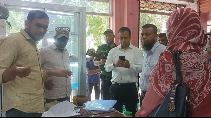 লোহাগড়ায় মুসলিম সুইটসসহ ৯ প্রতিষ্ঠানে ভোক্তা অধিদপ্তরের জরিমানা, 