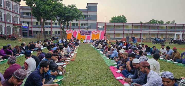 স্বেচ্ছাসেবী সংগঠন বালিয়াডাঙ্গী ব্লাড ডোনার অর্গানাইজেশন এর উদ্যোগে ইফতার ও দোয়া মাহফিল অনুষ্ঠিত