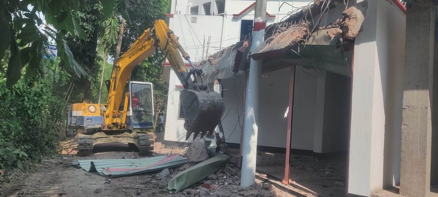 নবাবগঞ্জে হালট দখল মুক্ত করলো প্রশাসন কামাল হোসেন, 