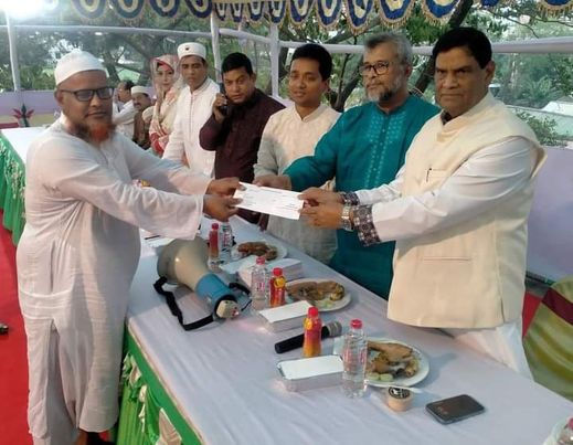ধামরাই পৌরসভার উদ্যােগে মসজিদের ইমামদের মাঝে সম্মানি ভাতা প্রদানসহ দোয়া ও ইফতার মাহফিল