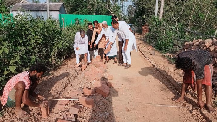 সখীপুরের কাকড়াজানে ১ ওয়ার্ডে দেড় বছরে দেড় কোটি টাকার রাস্তার কাজ চলমান 