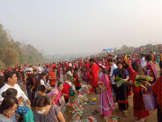 খাগড়াছড়িতে ফুল বিঝুর আনন্দের মিলন মেলা।