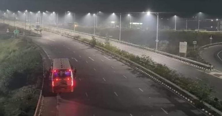 মাদারীপুরের শিবচরের এক্সপ্রেসওয়েতে গাড়ি চাপায় মাদ্রাসা পড়ুয়া ১ শিশুর মৃত্যু