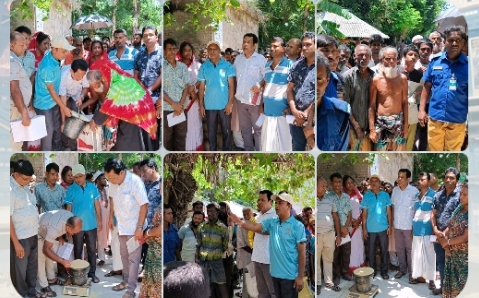 পাইকগাছায় পবিত্র ঈদ উপলক্ষে ১৪৪৫'টি পরিবারের মাঝে ভিজিএফ'র চাউল বিতরন করেন-চেয়ারম্যান রিপন