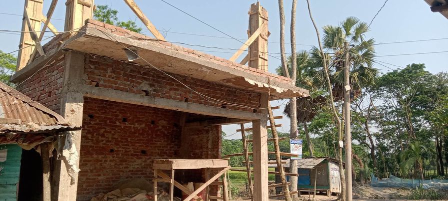 বাউফলে স্কুলের জায়গা দখল করে দোকান নির্মানের অভিযোগ 