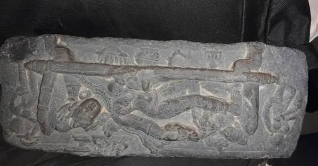বগুড়ায় কষ্টি পাথরের মূর্তি সহ গ্রেফতার এক