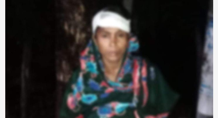 মাদারীপুরে টাকার জন্য ছেলে ও বউ মিলে মাকে কোপানোর অভিযোগ 