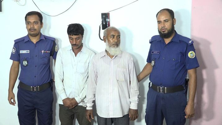 ভোলায় ব্যাংক থেকে টাকা ছিনতাই করার সময় ২জন গ্রেপ্তার।